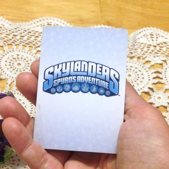 Skylanders Spyro’s Adventure Cynder Figure plus collector's card - Picture 8 of 9